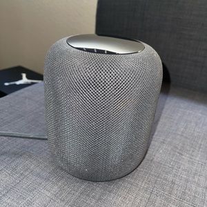 Apple Home Pod Smart Speaker. (DOES NOT WORK)